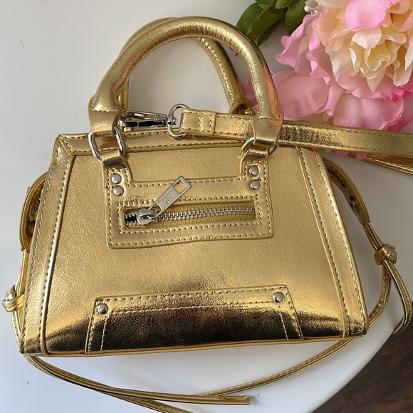 Pretty Metallic Gold City Bag - Picture 3 of 16